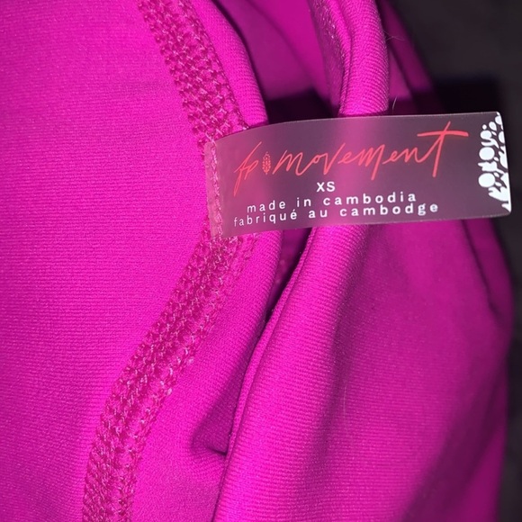 Free People Movement Wave Rider Pocket Leggings in “Living Magenta” NWOT - Picture 6 of 10